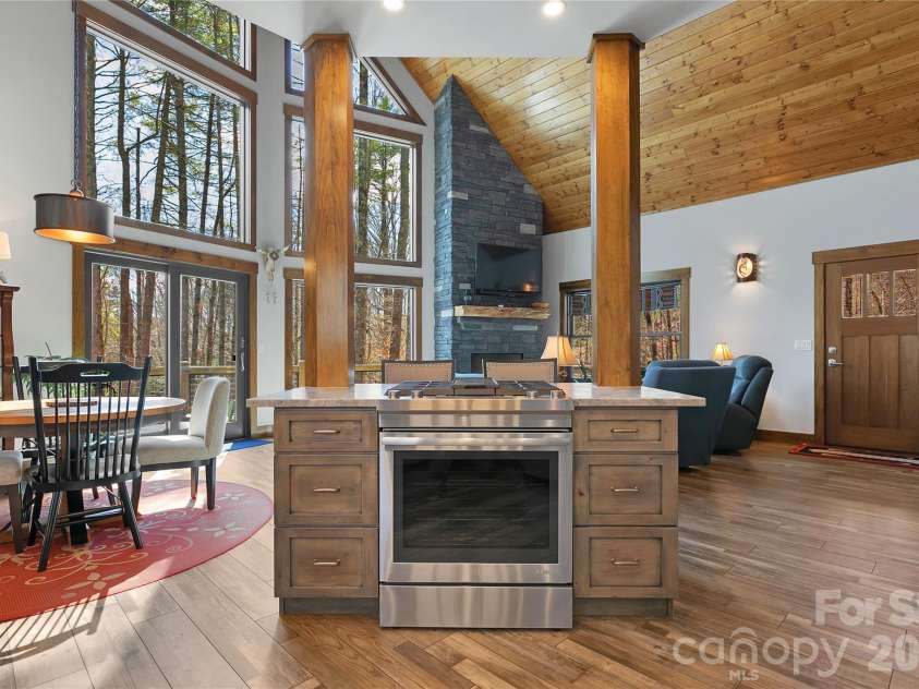 70 Unvdatlvi Court, Brevard, NC 28712.  MLS# CAR4358667, YatesRealty ID 26469. 