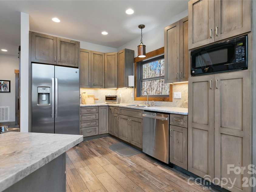 70 Unvdatlvi Court, Brevard, NC 28712.  MLS# CAR4358667, YatesRealty ID 26469. 
