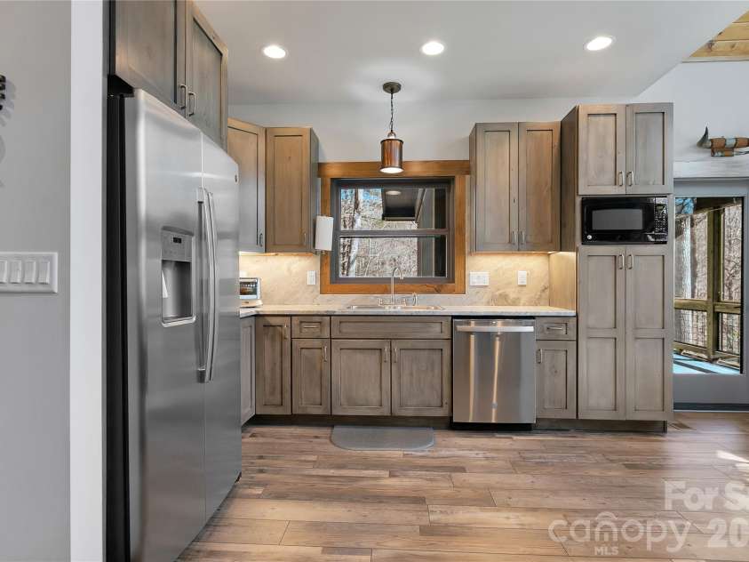 70 Unvdatlvi Court, Brevard, NC 28712.  MLS# CAR4358667, YatesRealty ID 26469. 