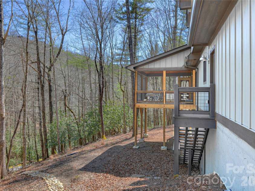 70 Unvdatlvi Court, Brevard, NC 28712.  MLS# CAR4358667, YatesRealty ID 26469. 