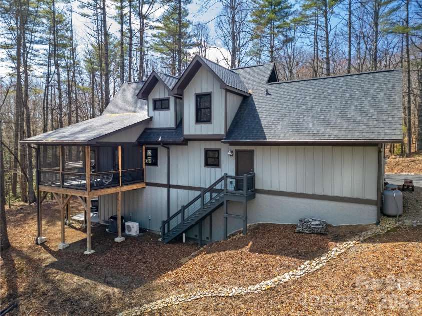 70 Unvdatlvi Court, Brevard, NC 28712.  MLS# CAR4358667, YatesRealty ID 26469. 