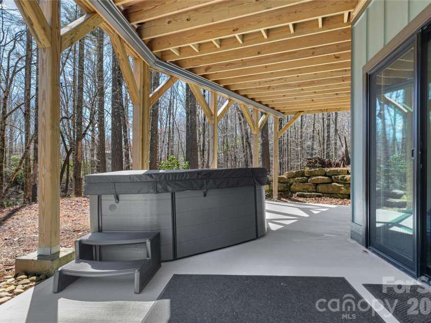 70 Unvdatlvi Court, Brevard, NC 28712.  MLS# CAR4358667, YatesRealty ID 26469. 