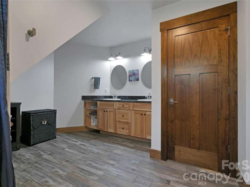 70 Unvdatlvi Court, Brevard, NC 28712.  MLS# CAR4358667, YatesRealty ID 26469. Primary bathroom