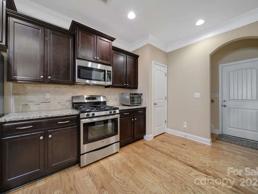 909 Autumn Glen Court, Clover, SC 29710.  MLS# CAR4265799, YatesRealty ID 26469. 