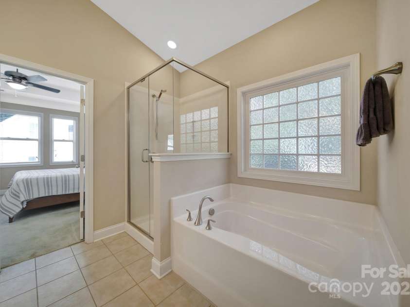 909 Autumn Glen Court, Clover, SC 29710.  MLS# CAR4265799, YatesRealty ID 26469. 