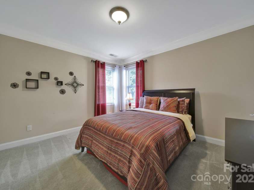 909 Autumn Glen Court, Clover, SC 29710.  MLS# CAR4265799, YatesRealty ID 26469. 