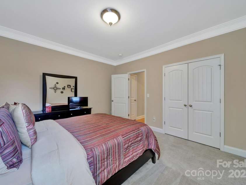 909 Autumn Glen Court, Clover, SC 29710.  MLS# CAR4265799, YatesRealty ID 26469. 