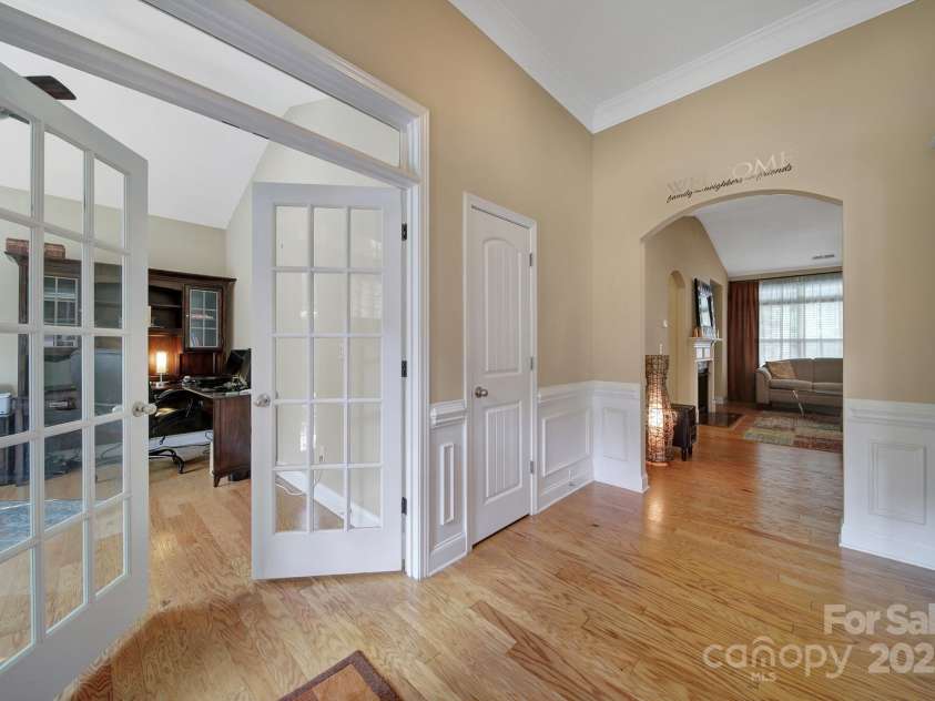 909 Autumn Glen Court, Clover, SC 29710.  MLS# CAR4265799, YatesRealty ID 26469. 