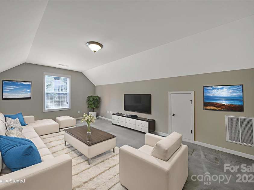 909 Autumn Glen Court, Clover, SC 29710.  MLS# CAR4265799, YatesRealty ID 26469. Bonus virtually staged