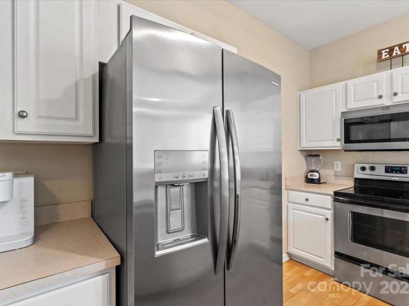 18812 Ramsey Cove Drive, Cornelius, NC 28031.  MLS# CAR4312408, YatesRealty ID 2647. 