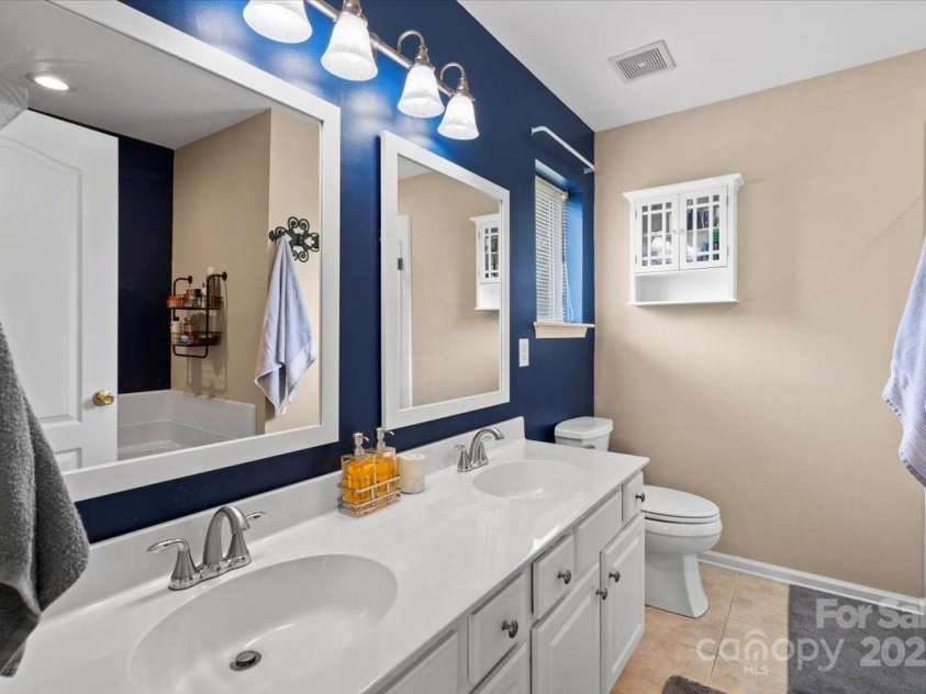 18812 Ramsey Cove Drive, Cornelius, NC 28031.  MLS# CAR4312408, YatesRealty ID 2647. 