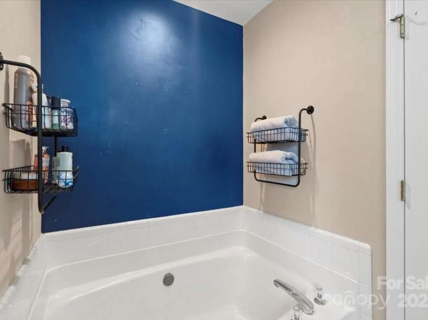 18812 Ramsey Cove Drive, Cornelius, NC 28031.  MLS# CAR4312408, YatesRealty ID 2647. 