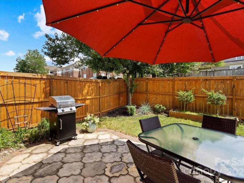 18812 Ramsey Cove Drive, Cornelius, NC 28031.  MLS# CAR4312408, YatesRealty ID 2647. 