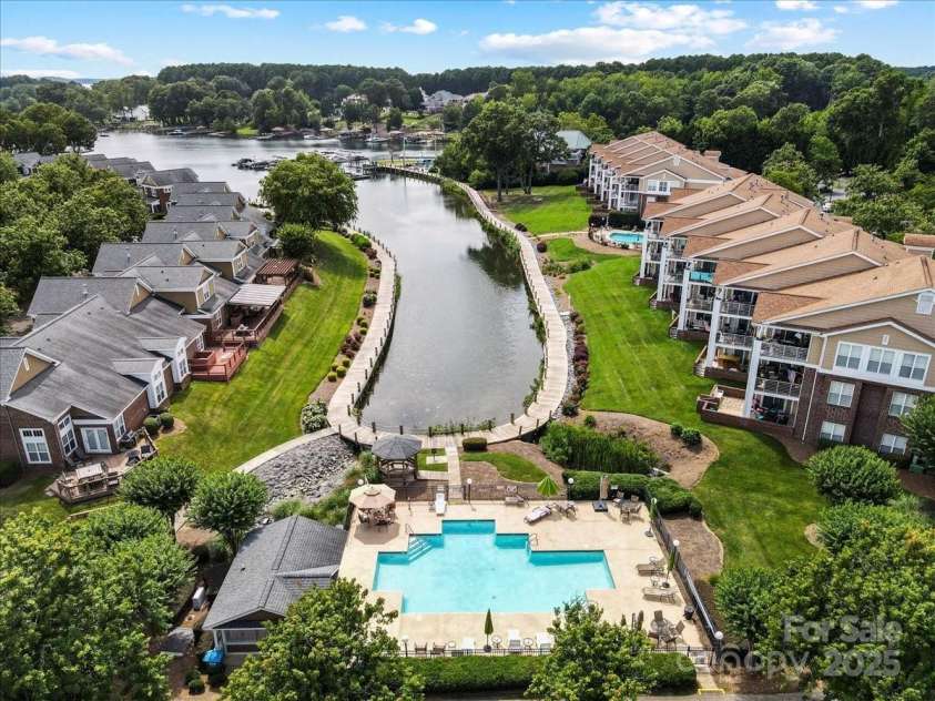 18812 Ramsey Cove Drive, Cornelius, NC 28031.  MLS# CAR4312408, YatesRealty ID 2647. 