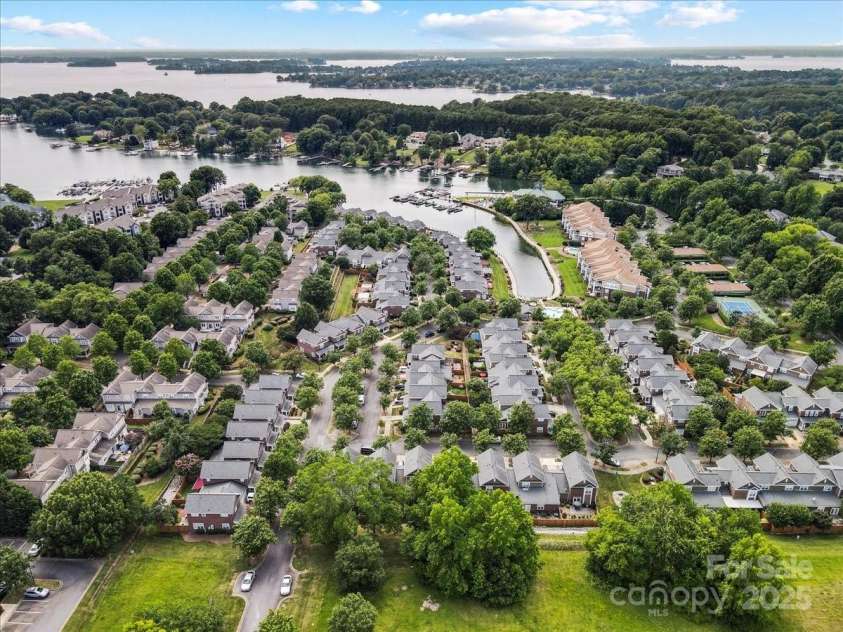 18812 Ramsey Cove Drive, Cornelius, NC 28031.  MLS# CAR4312408, YatesRealty ID 2647. 