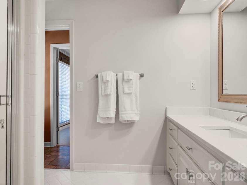 708 Barington Place, Matthews, NC 28105.  MLS# CAR4385055, YatesRealty ID 26470. 