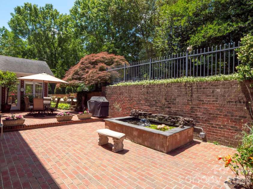708 Barington Place, Matthews, NC 28105.  MLS# CAR4385055, YatesRealty ID 26470. 