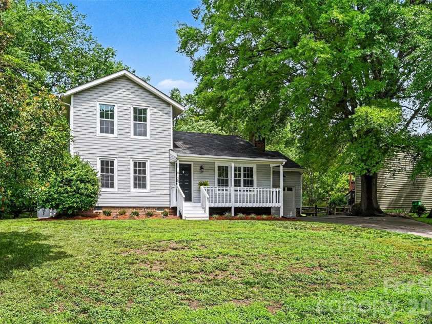 8129 Park Vista Circle, Charlotte, NC 28226.  MLS# CAR4384890, YatesRealty ID 26471. Front Exterior