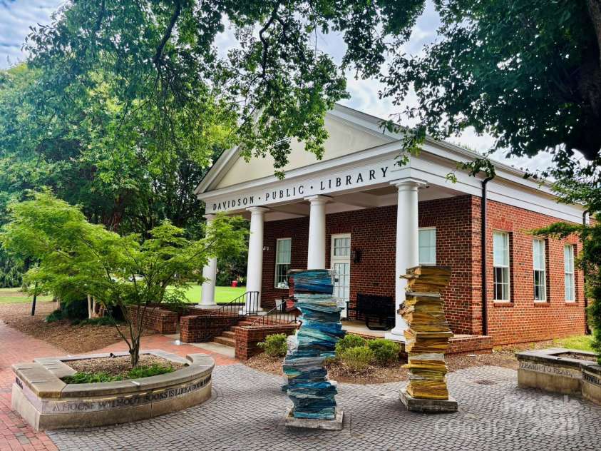 917 Shearer Street, Davidson, NC 28036.  MLS# CAR4280904, YatesRealty ID 26471. Davidson College less than a mile