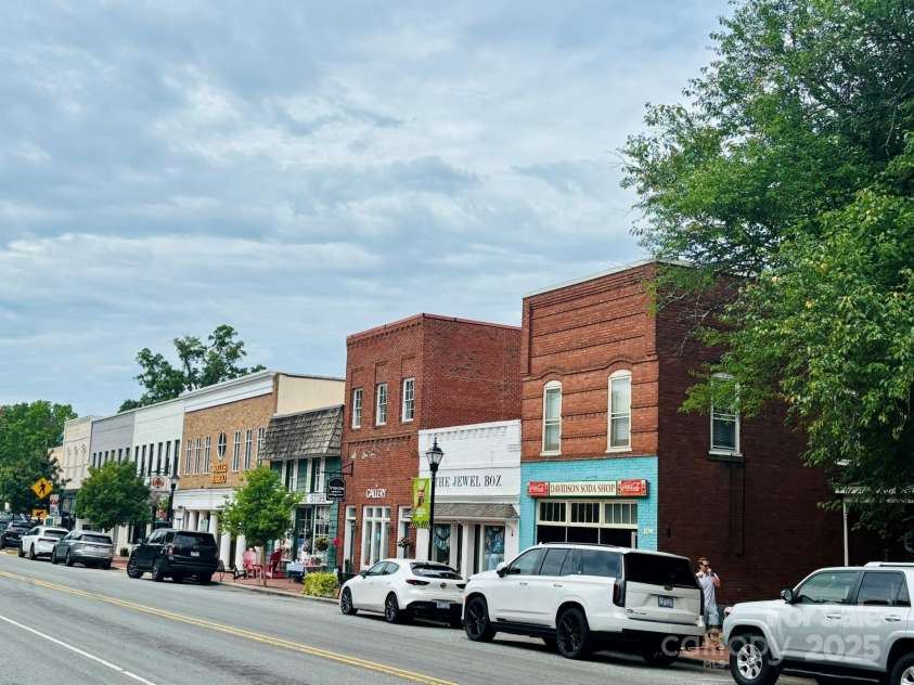 917 Shearer Street, Davidson, NC 28036.  MLS# CAR4280904, YatesRealty ID 26471. Local shops and eateries