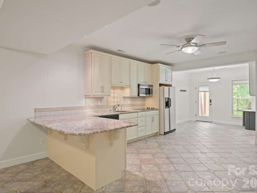 14509 Greenpoint Lane, Huntersville, NC 28078.  MLS# CAR4380000, YatesRealty ID 26472. 2nd Kitchen