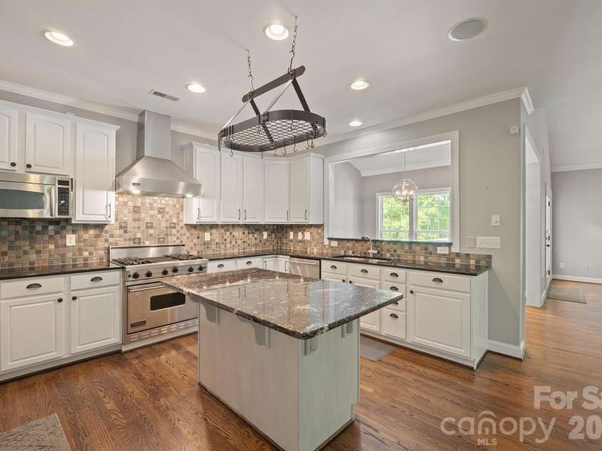 14509 Greenpoint Lane, Huntersville, NC 28078.  MLS# CAR4380000, YatesRealty ID 26472. 