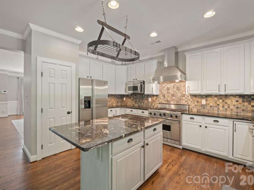 14509 Greenpoint Lane, Huntersville, NC 28078.  MLS# CAR4380000, YatesRealty ID 26472. 
