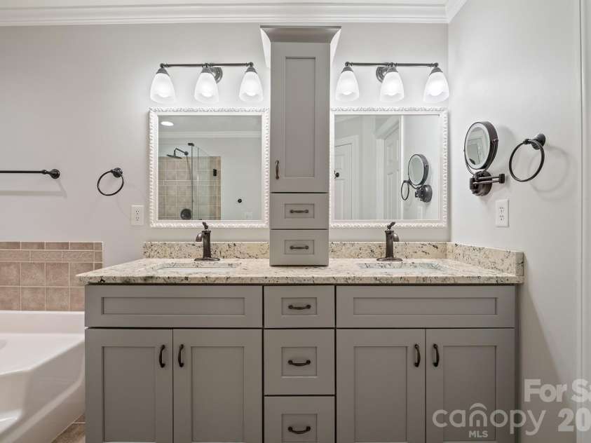 14509 Greenpoint Lane, Huntersville, NC 28078.  MLS# CAR4380000, YatesRealty ID 26472. 