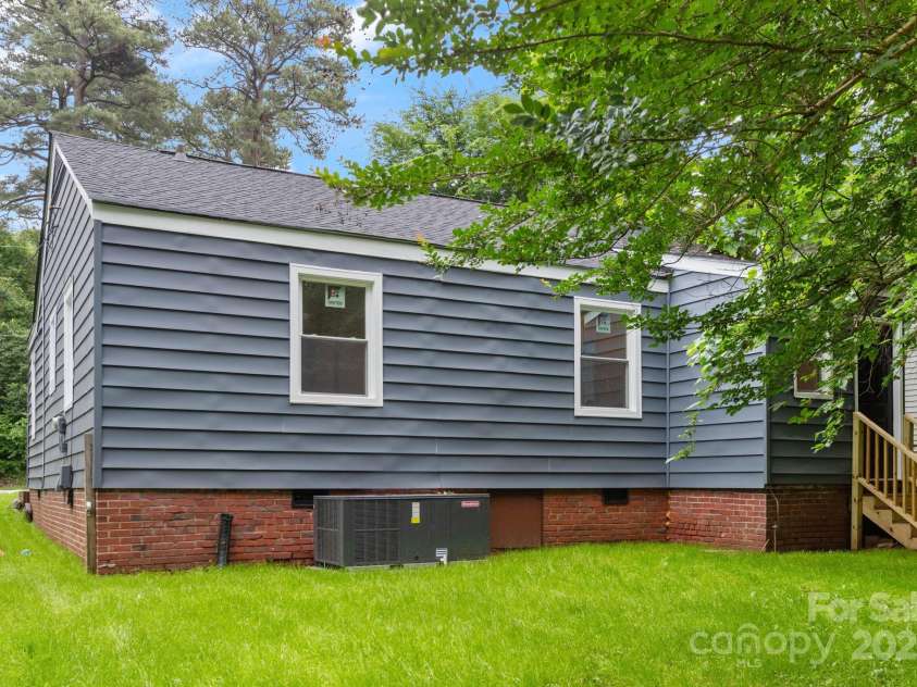 1705 Avondale Drive, Durham, NC 27701.  MLS# CAR4276503, YatesRealty ID 26472. 