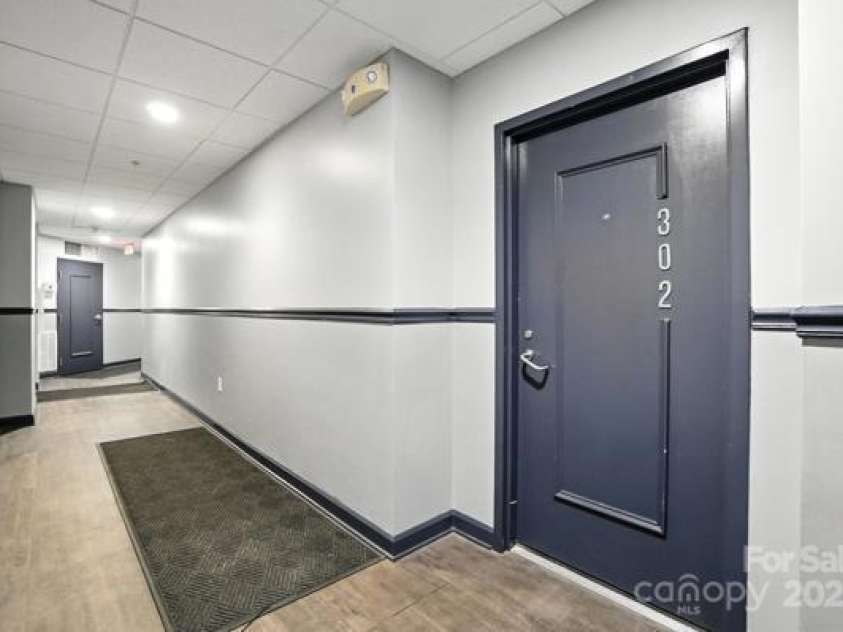 718 West Trade Street, Charlotte, NC 28202.  MLS# CAR4278302, YatesRealty ID 26474. 