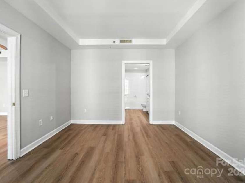 718 West Trade Street, Charlotte, NC 28202.  MLS# CAR4278302, YatesRealty ID 26474. 