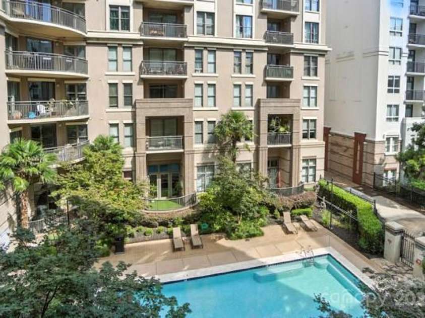 718 West Trade Street, Charlotte, NC 28202.  MLS# CAR4278302, YatesRealty ID 26474. 