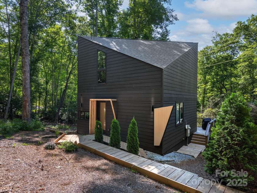 30 Concept Drive, Pisgah Forest, NC 28768.  MLS# CAR4280234, YatesRealty ID 26475. 