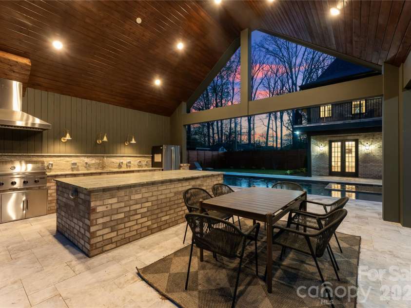 154 Canterbury Road, Charlotte, NC 28211.  MLS# CAR4361164, YatesRealty ID 26476. 
