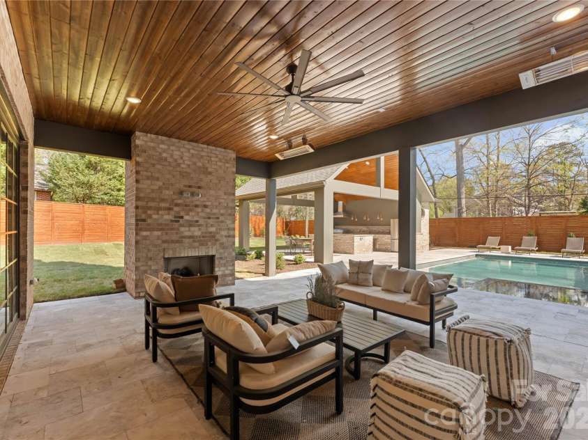 154 Canterbury Road, Charlotte, NC 28211.  MLS# CAR4361164, YatesRealty ID 26476. 
