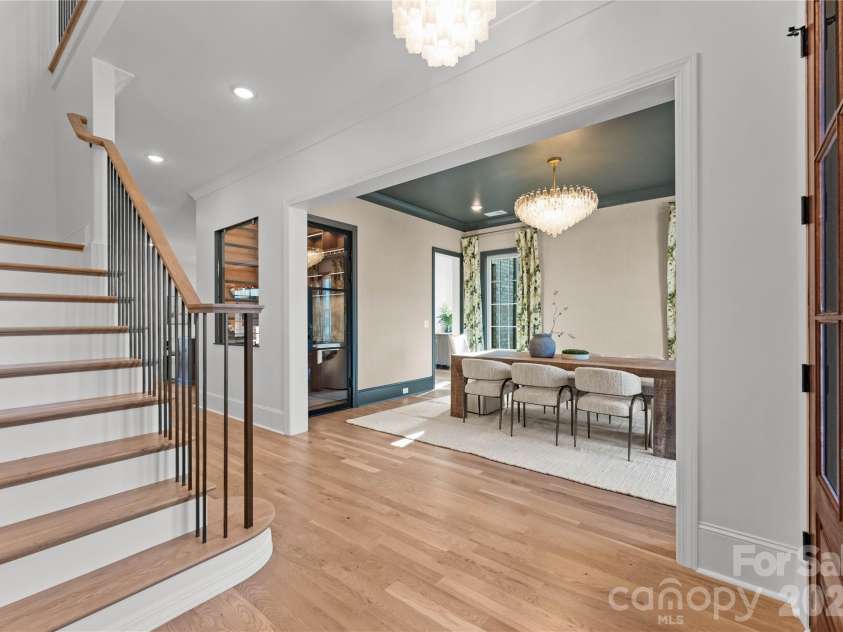 154 Canterbury Road, Charlotte, NC 28211.  MLS# CAR4361164, YatesRealty ID 26476. 