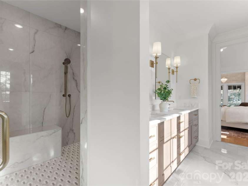 154 Canterbury Road, Charlotte, NC 28211.  MLS# CAR4361164, YatesRealty ID 26476. 