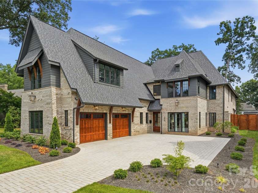 154 Canterbury Road, Charlotte, NC 28211.  MLS# CAR4402308, YatesRealty ID 26476. 