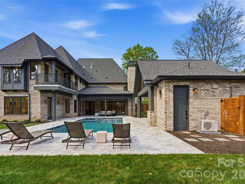 154 Canterbury Road, Charlotte, NC 28211.  MLS# CAR4402308, YatesRealty ID 26476. 