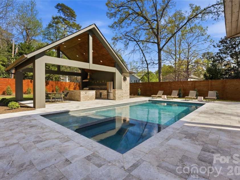 154 Canterbury Road, Charlotte, NC 28211.  MLS# CAR4402308, YatesRealty ID 26476. 