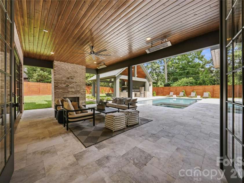 154 Canterbury Road, Charlotte, NC 28211.  MLS# CAR4402308, YatesRealty ID 26476. 