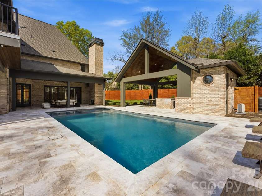 154 Canterbury Road, Charlotte, NC 28211.  MLS# CAR4402308, YatesRealty ID 26476. 