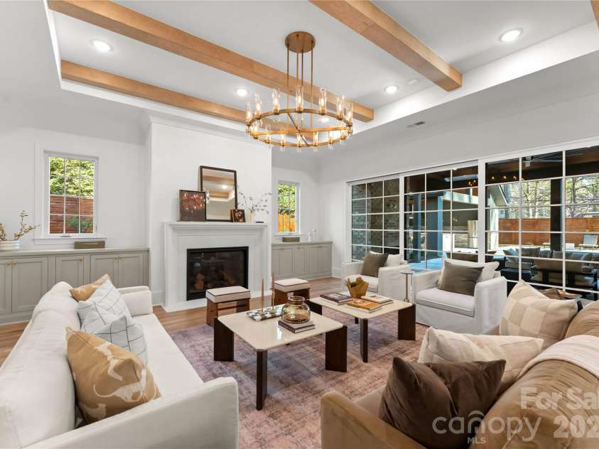 154 Canterbury Road, Charlotte, NC 28211.  MLS# CAR4402308, YatesRealty ID 26476. 