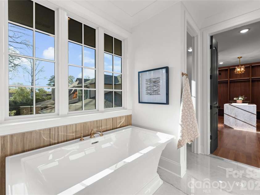 154 Canterbury Road, Charlotte, NC 28211.  MLS# CAR4402308, YatesRealty ID 26476. 