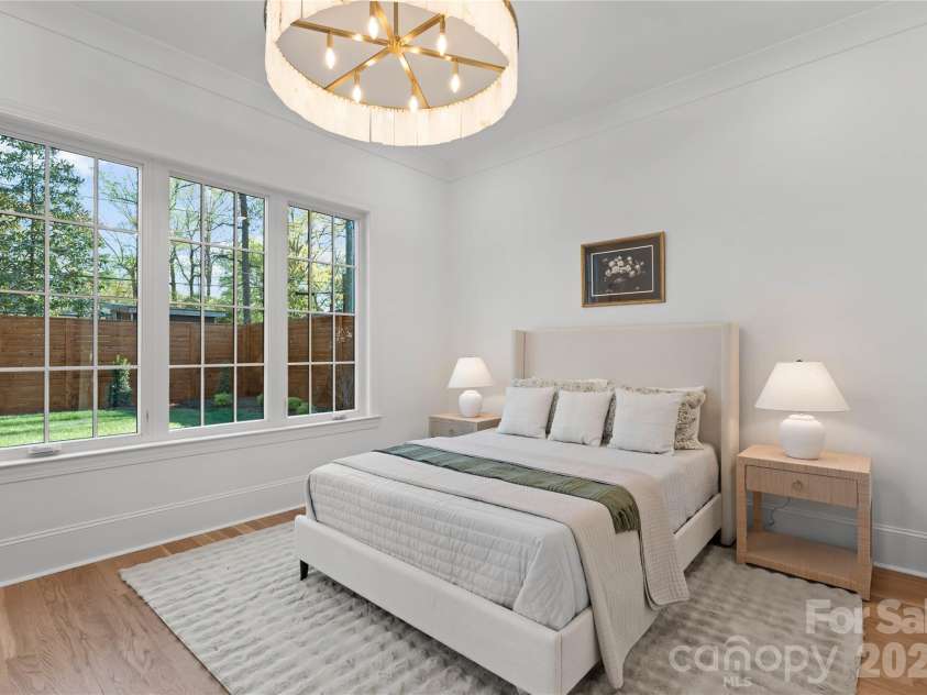 154 Canterbury Road, Charlotte, NC 28211.  MLS# CAR4402308, YatesRealty ID 26476. 