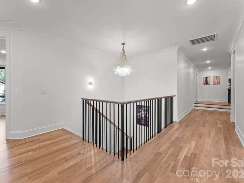 154 Canterbury Road, Charlotte, NC 28211.  MLS# CAR4402308, YatesRealty ID 26476. 