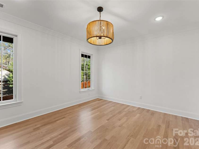 154 Canterbury Road, Charlotte, NC 28211.  MLS# CAR4402308, YatesRealty ID 26476. 