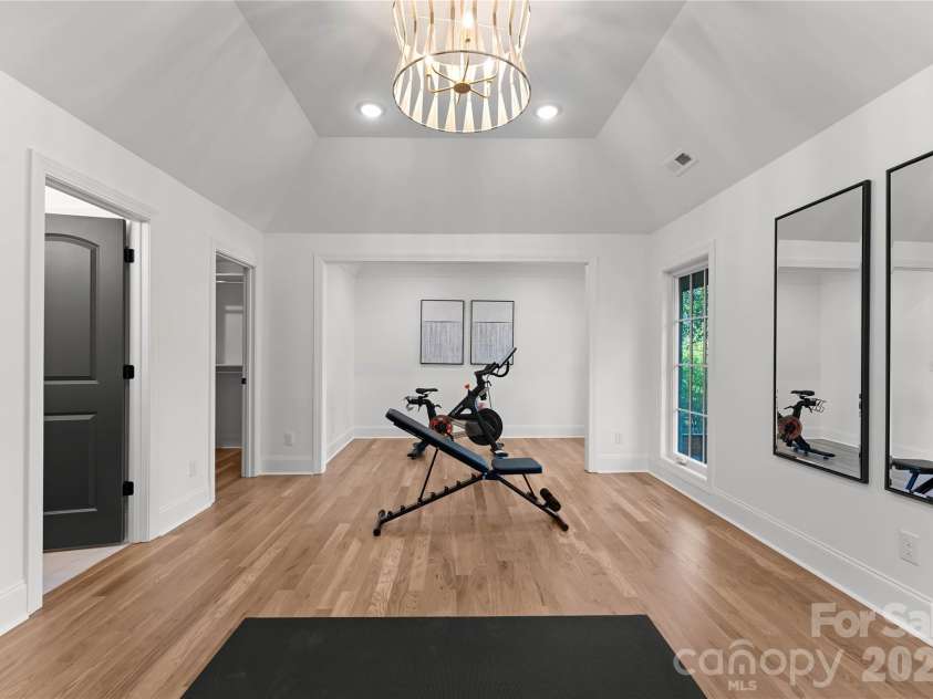 154 Canterbury Road, Charlotte, NC 28211.  MLS# CAR4402308, YatesRealty ID 26476. 