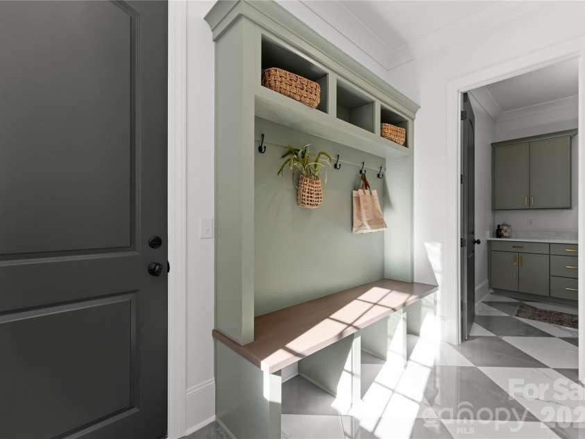154 Canterbury Road, Charlotte, NC 28211.  MLS# CAR4402308, YatesRealty ID 26476. 