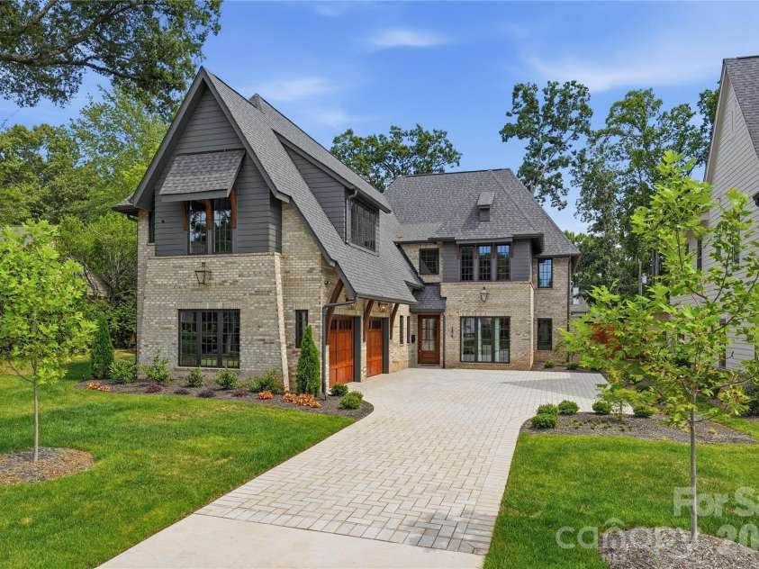 154 Canterbury Road, Charlotte, NC 28211.  MLS# CAR4402308, YatesRealty ID 26476. 